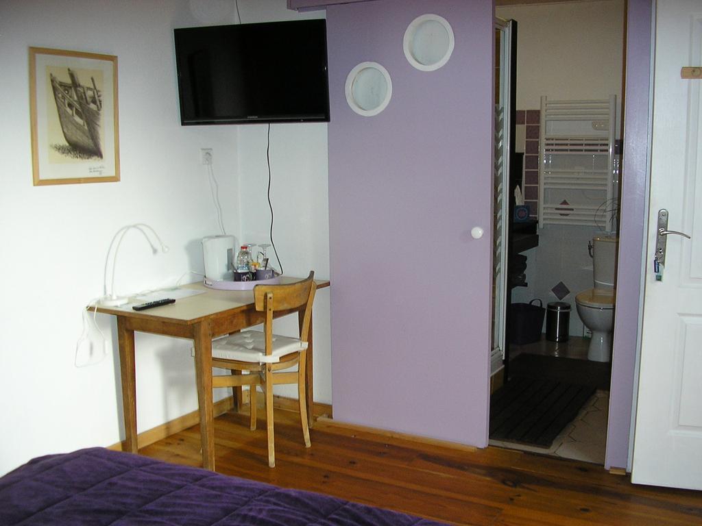 Les Chambres De Kerael Crozon Habitación foto